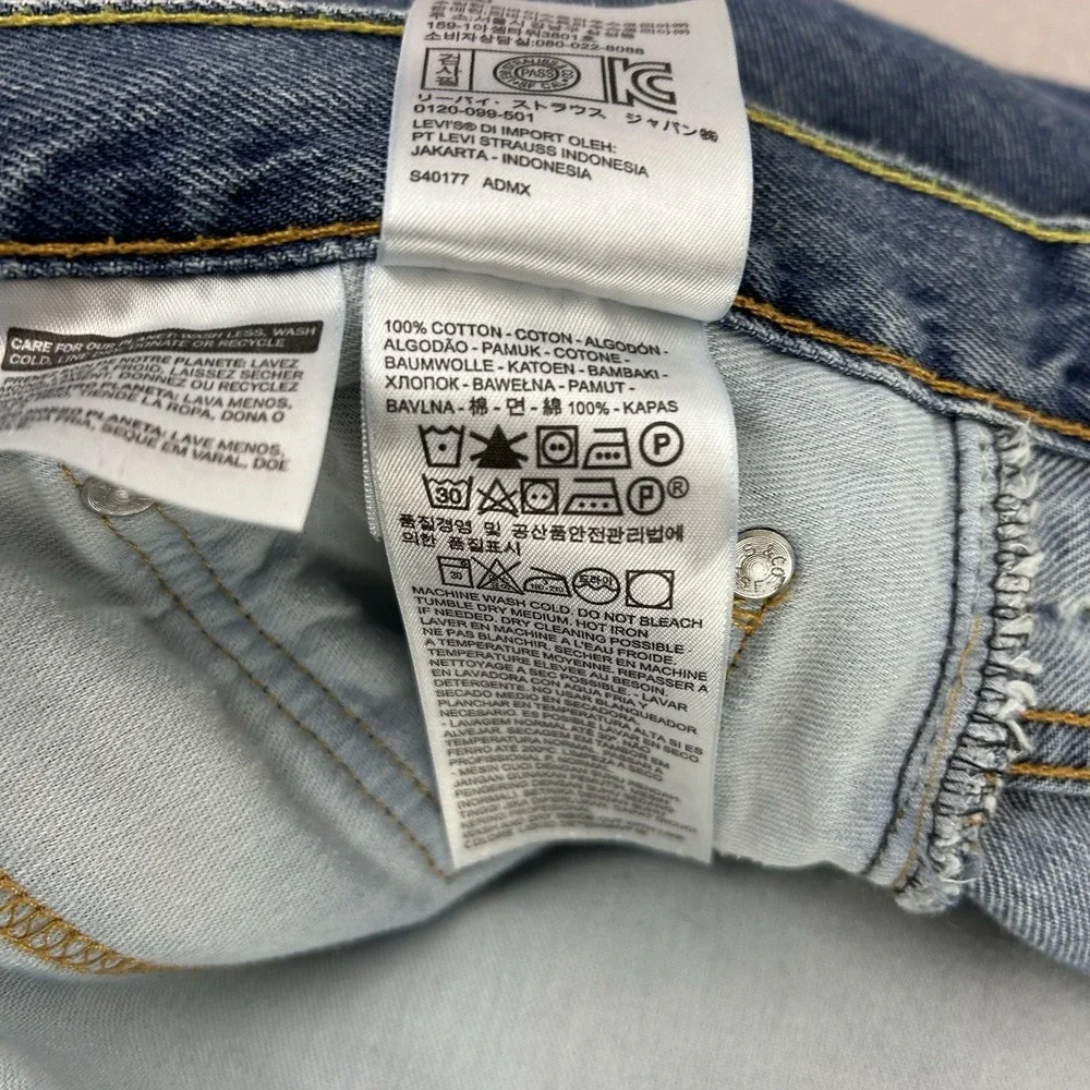 Levi's Men's Classic 505 Regular Fit Jean Straight Leg, Blue,‎ Size 54 x 32